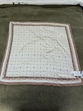 Old Navy Ivory and Taupe Decorative Throw Blanket
